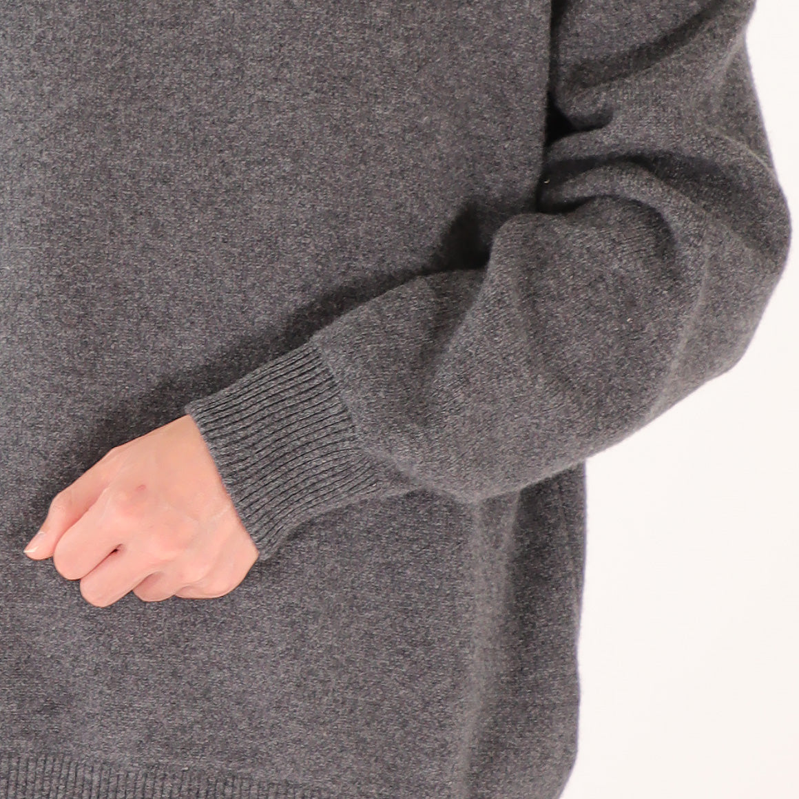 【25AW】"Caresse" ラグランスリーブカシミヤセーター / Raglan sleeve sweater in solid double jacquard Cashmere