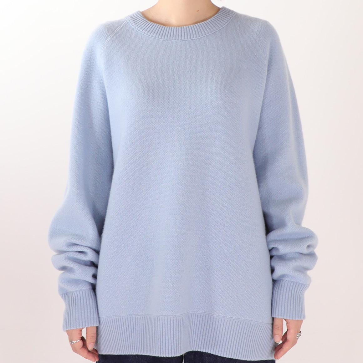 【24AW】"Caresse" ラグランスリーブカシミヤセーター / Raglan sleeve sweater in solid double jacquard Cashmere