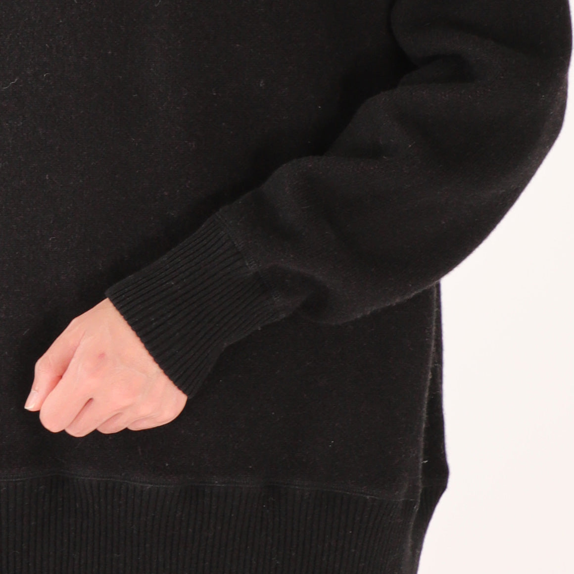 【24AW】"Cascade" オーバーサイズドフィットカシミヤセーター / Oversized sweater in cashmere