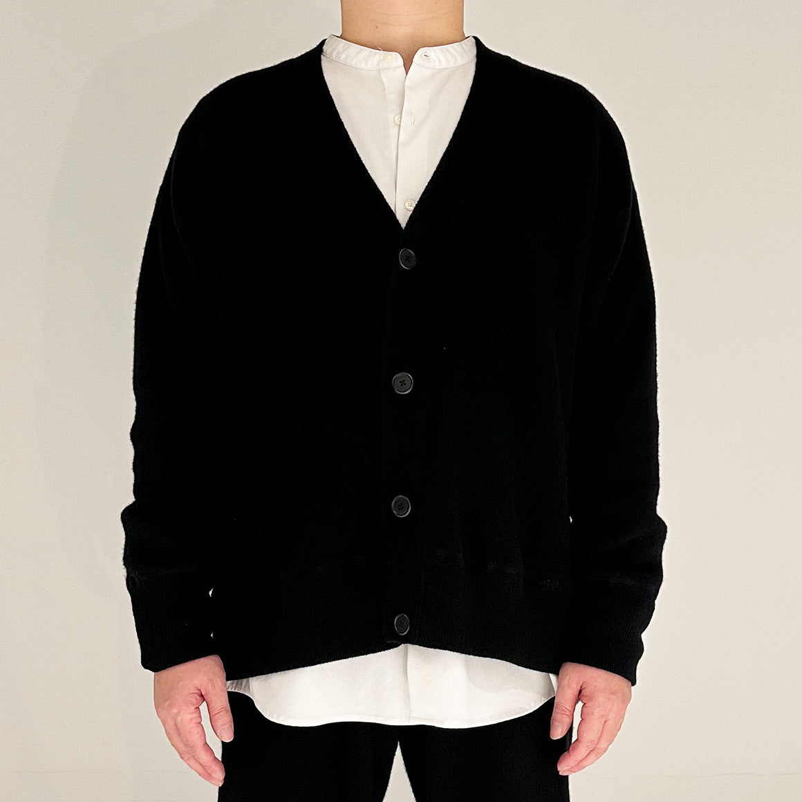 【24AW】"Câlin"オーバーサイズドカーディガン / Oversized Cardigan in solid double jacquard cashmere /