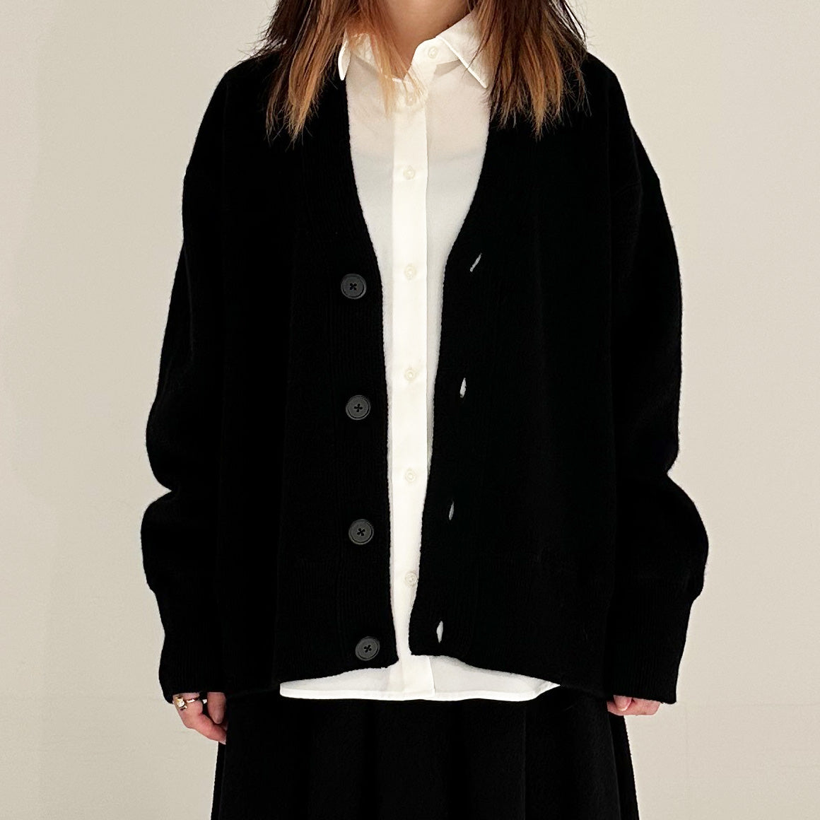 【24AW】"Câlin"オーバーサイズドカーディガン / Oversized Cardigan in solid double jacquard cashmere /