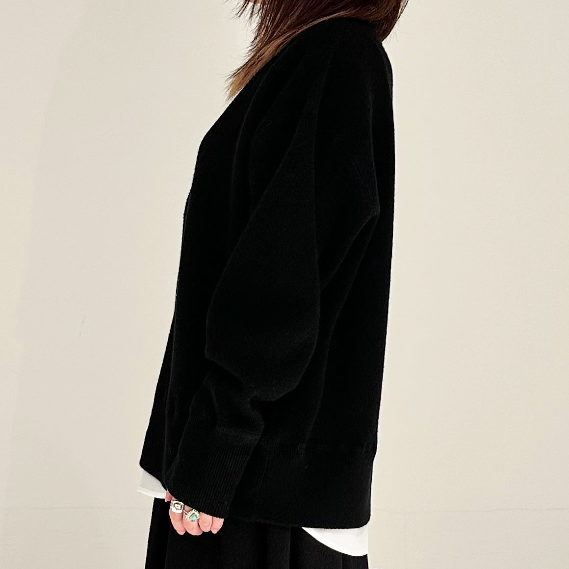 【24AW】"Câlin"オーバーサイズドカーディガン / Oversized Cardigan in solid double jacquard cashmere /