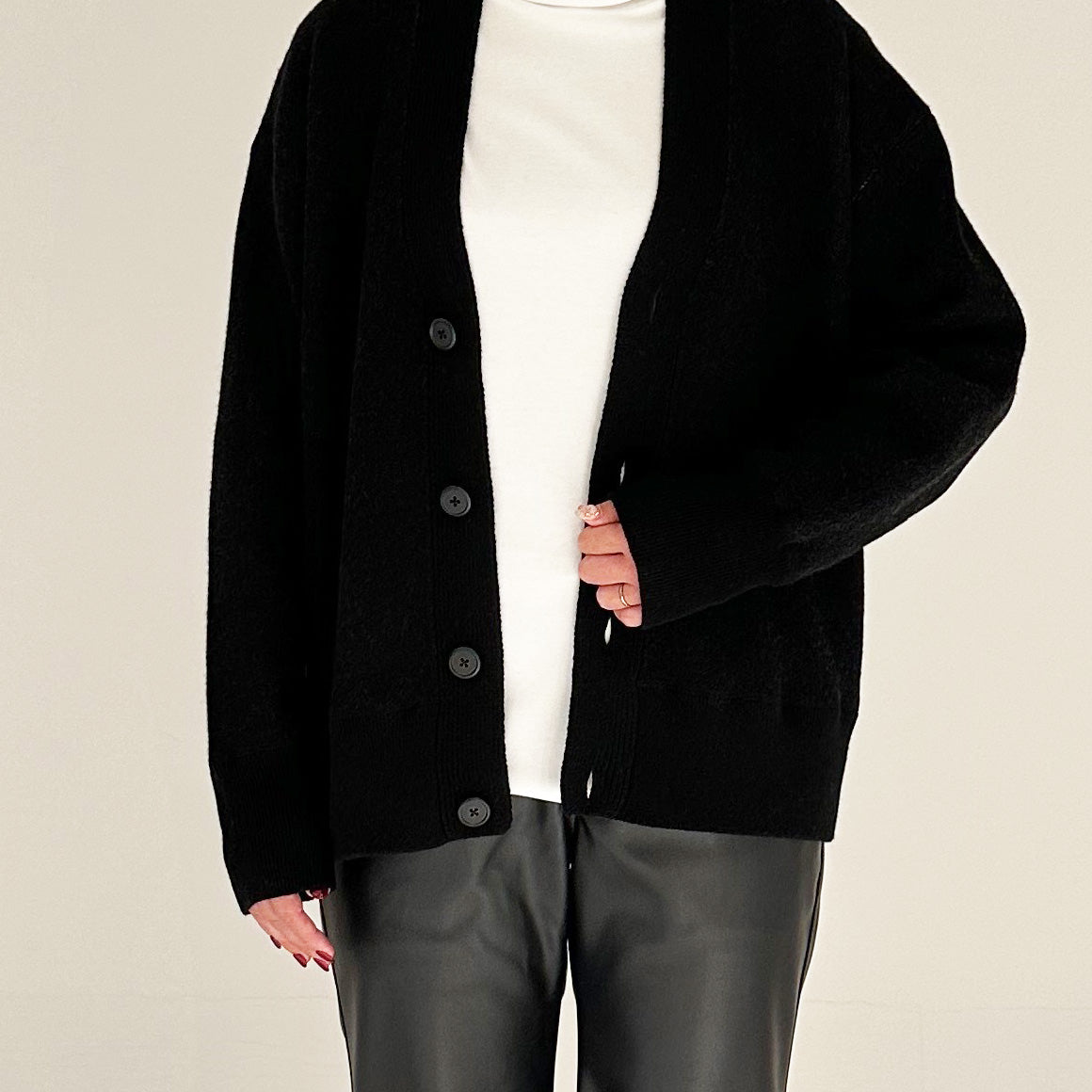 【24AW】"Câlin"オーバーサイズドカーディガン / Oversized Cardigan in solid double jacquard cashmere /