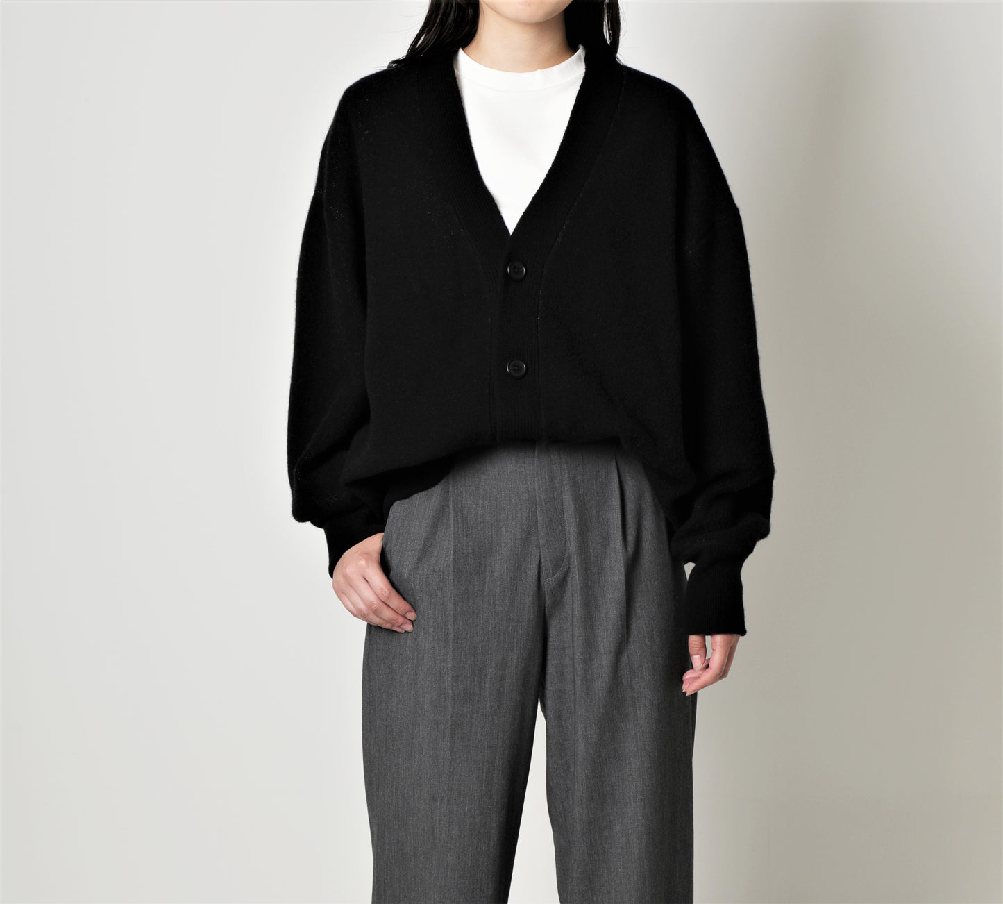 【24AW】"Câlin"オーバーサイズドカーディガン / Oversized Cardigan in solid double jacquard cashmere /