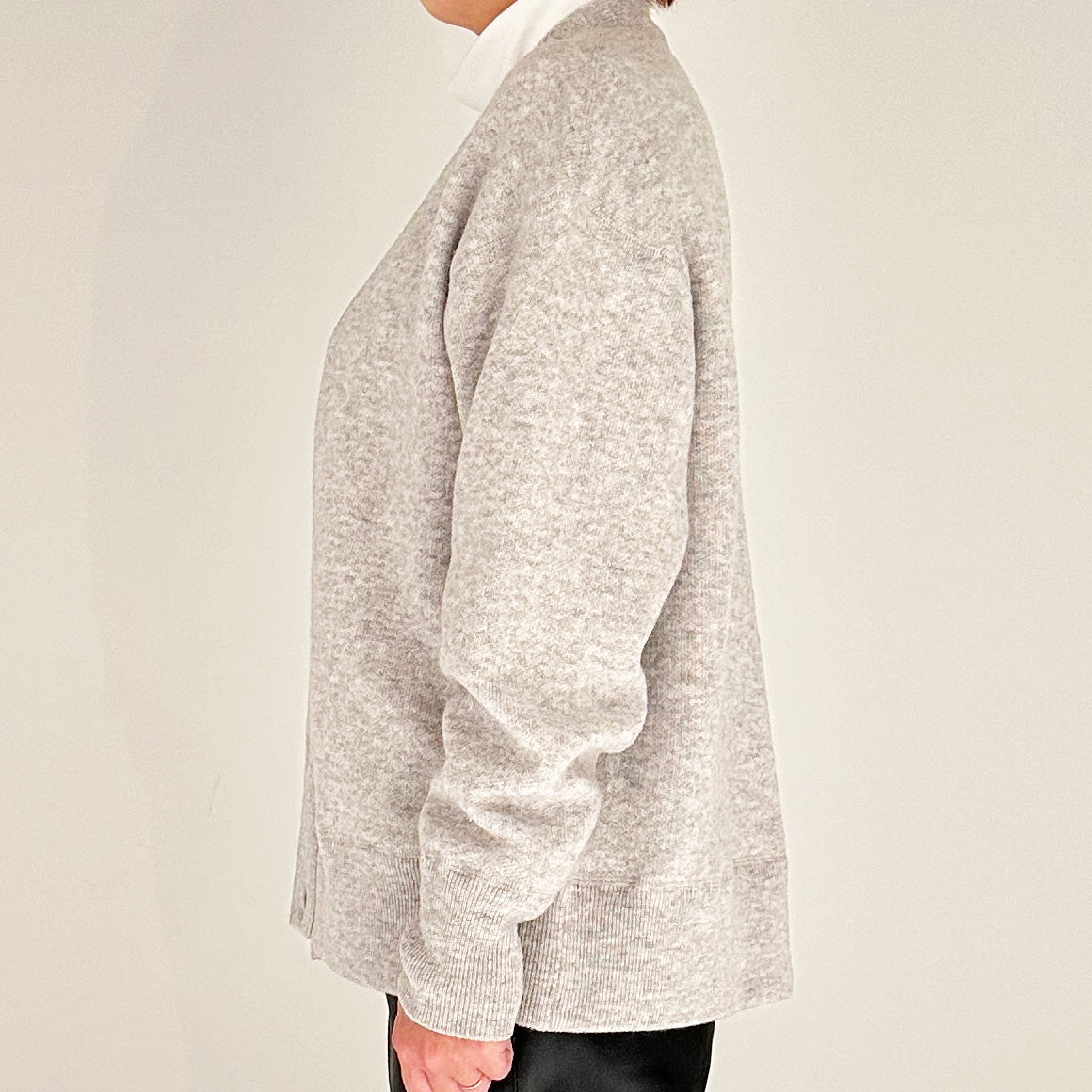 【24AW】"Câlin"オーバーサイズドカーディガン / Oversized Cardigan in solid double jacquard cashmere /