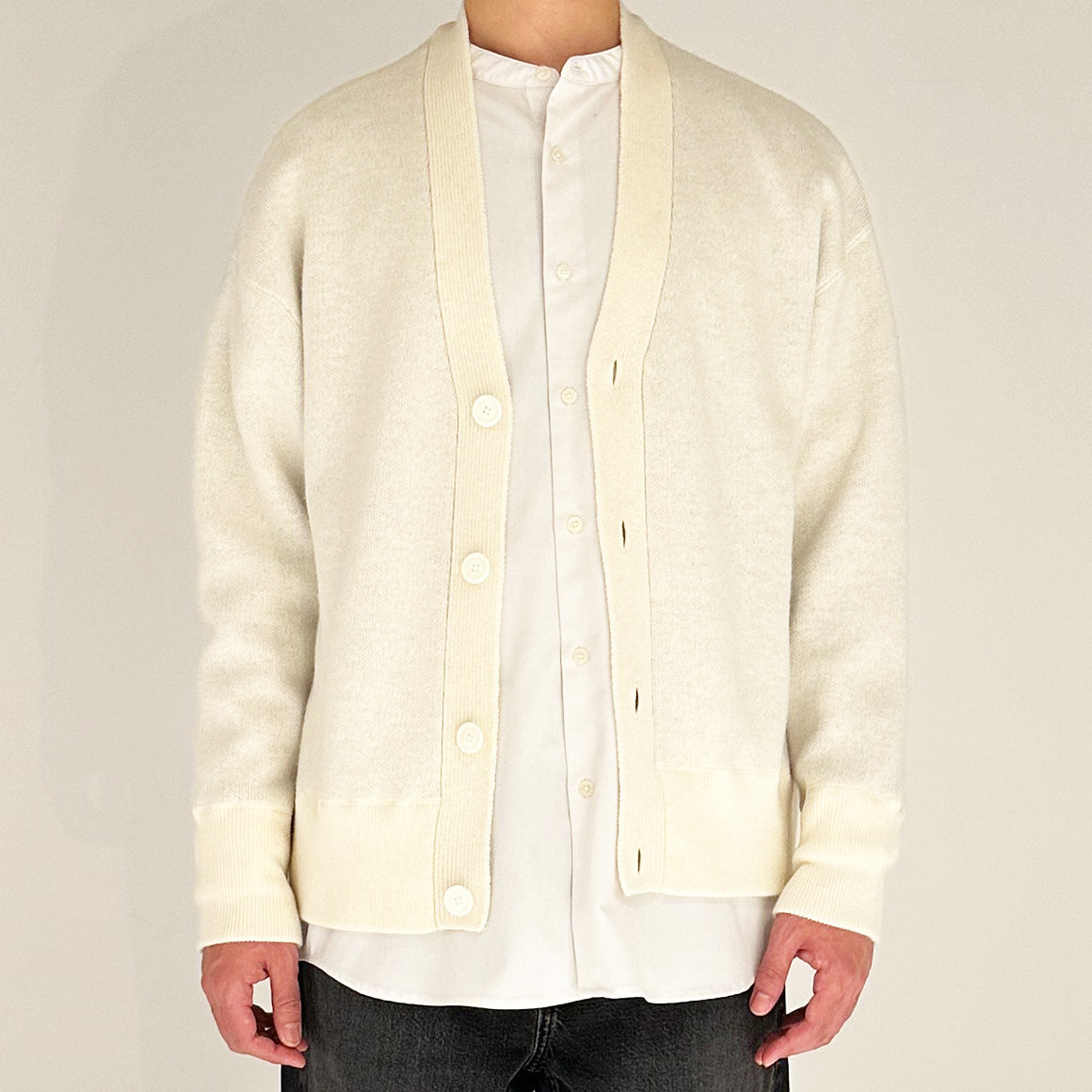 【24AW】"Câlin"オーバーサイズドカーディガン / Oversized Cardigan in solid double jacquard cashmere /