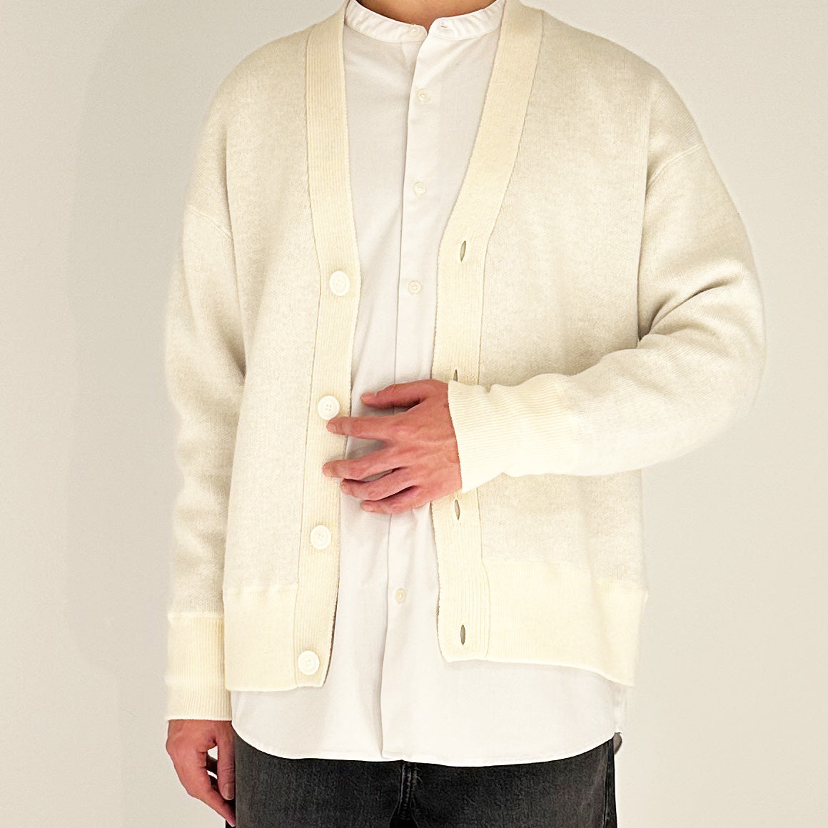 【24AW】"Câlin"オーバーサイズドカーディガン / Oversized Cardigan in solid double jacquard cashmere /